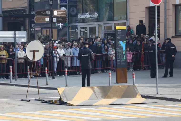 Парад Победы. Точка у сквера. Екатеринбург
