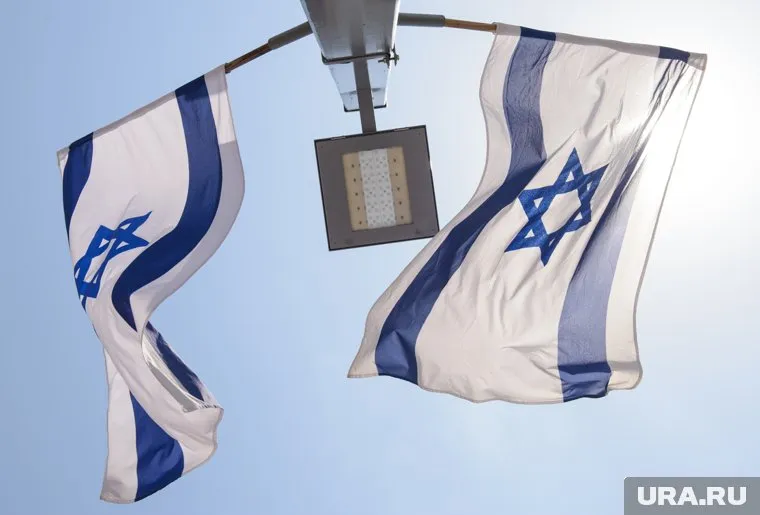 Хаменеи эвакуирован в безопасное место после начала ракетных ударов Тегерана