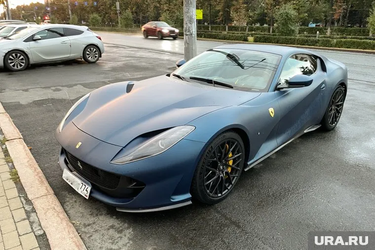 Суперкар за 30 млн рублей и его владелец восхищают далеко не всех жителей Челябинска