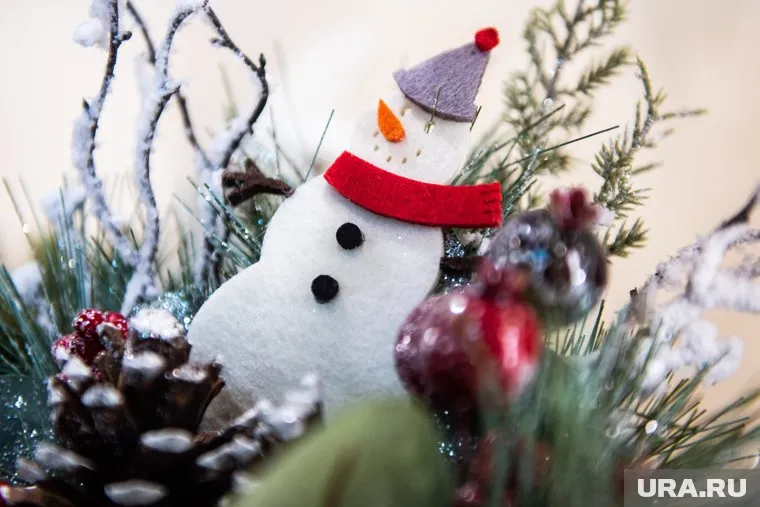 Сотрудники концерна УВЗ собрали деньги и закупили подарки для детей в ЛНР