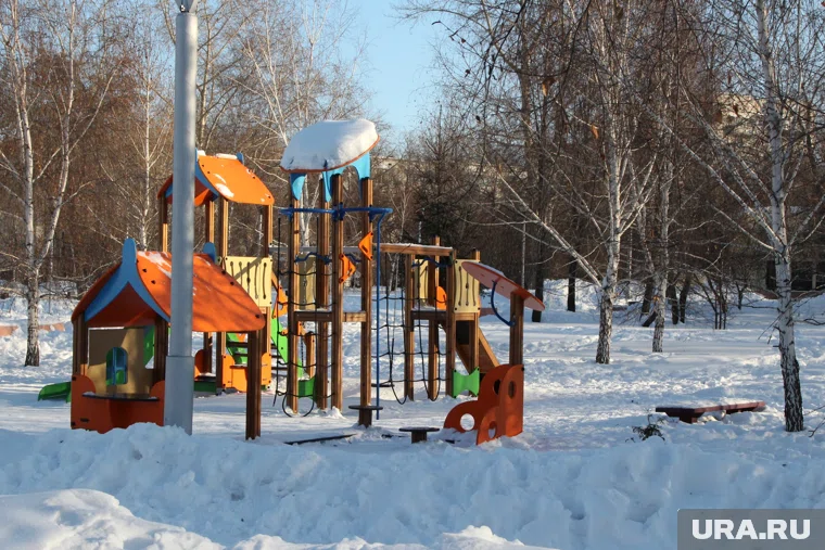 На участке обустроили детский городок (архивное фото)
