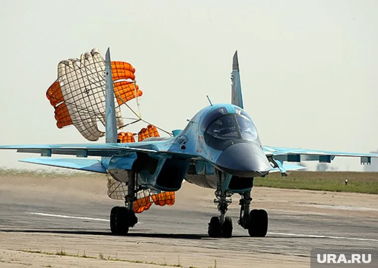 По предварительным данным, летчики катапультировались