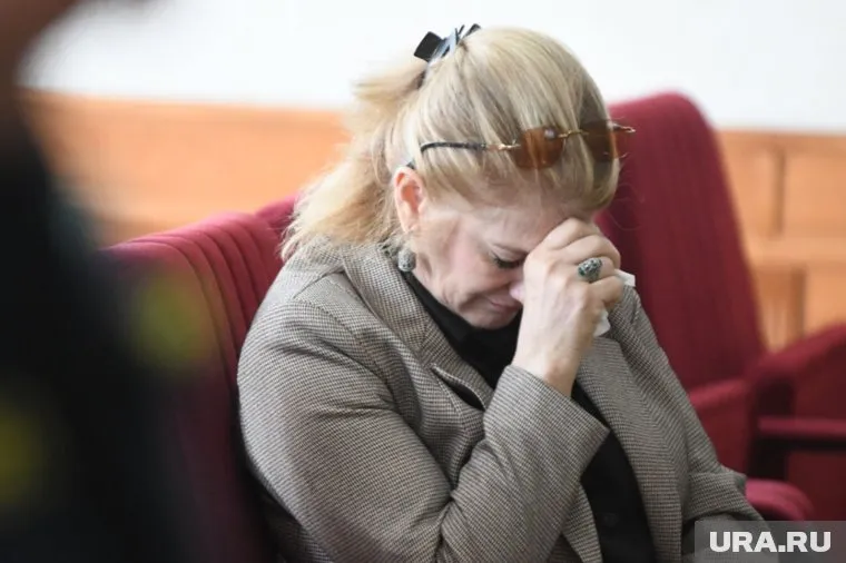 Мама Марселя Гасанова в суде не могла сдержать слез