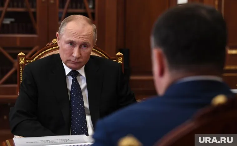 Своими встречами Владимир Путин дает сигналы о поддержке губернаторов