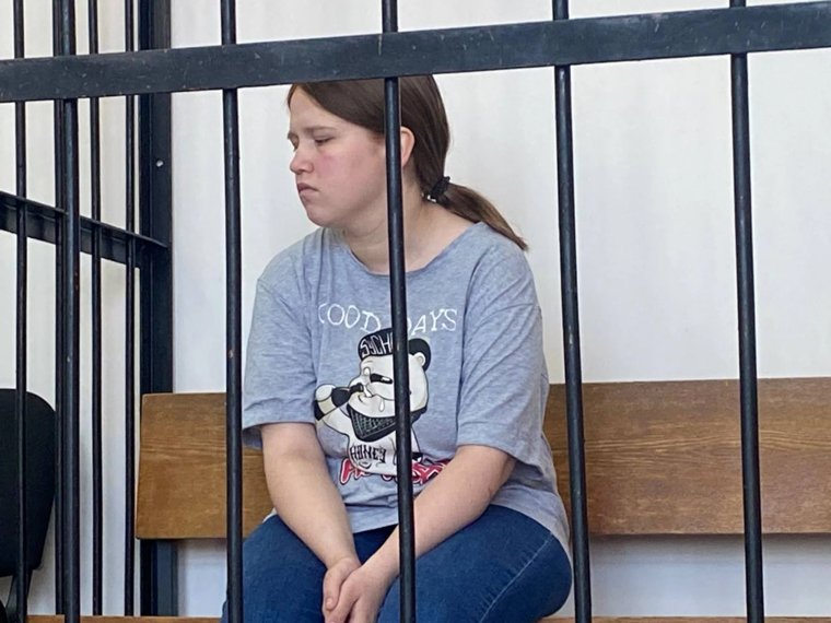 Муж молодой матери, убившей дочь в свердловском военном городке, подал на развод