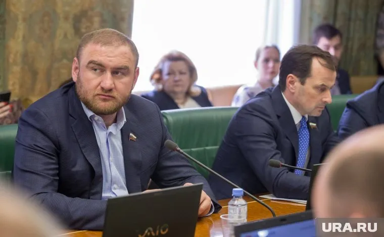 Рауф Арашуков смеялся в зале суда (архивное фото)