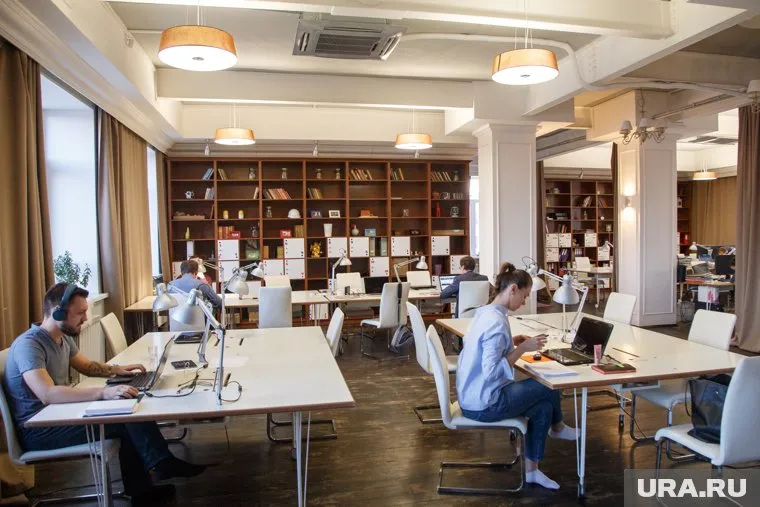 Компании получат субсидии за трудоустройство людей до 30 лет