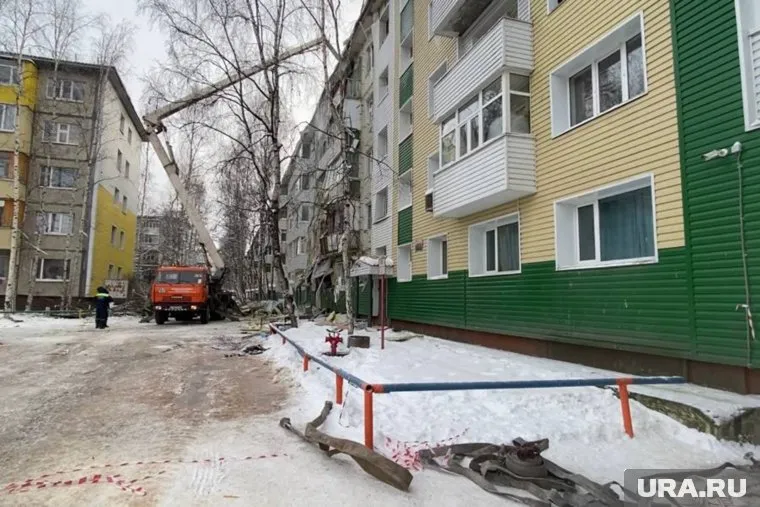 Часть пятиэтажки уцелела после взрыва газа в 3 подъезде