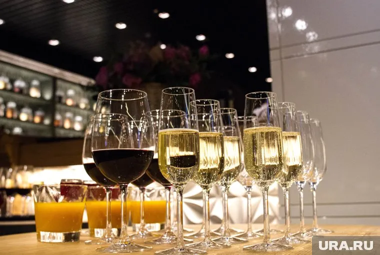 Новогодние банкеты из-за коронавируса могут не состояться