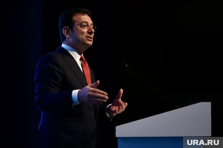 Мэр Стамбула Имамоглу временно отстранен от исполнения своих обязанностей