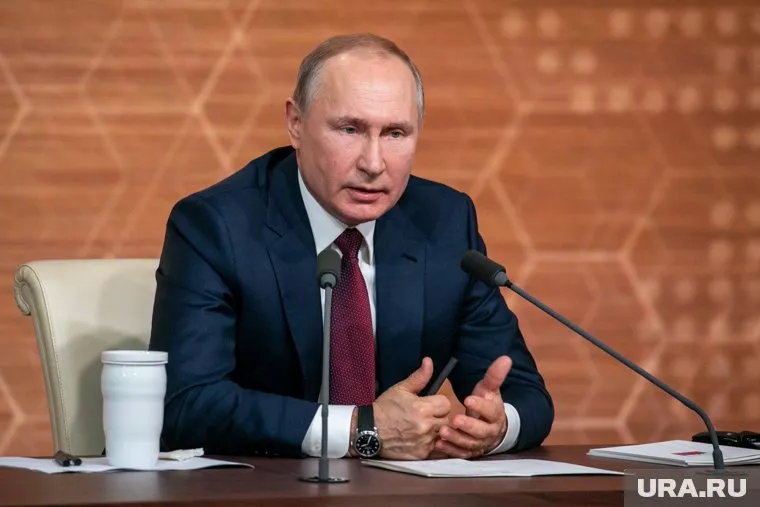 На заседании рабочей группы по поправкам в Конституции Владимир Путин поддержал многие предложения