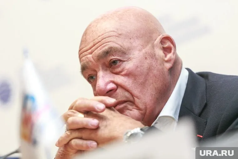 Владимир Познер родился во Франции и долгое время прожил в США