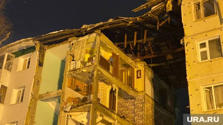 Спасателям пришлось демонтировать внешние перекрытия