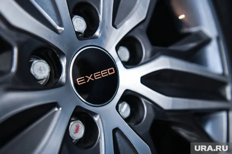 Автосалон EXEED. Екатеринбург, колесный диск, китайский автомобиль, exeed, эксид, кроссовер