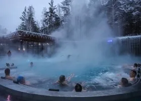 Где согреться на Новый год 2025: ближайшие термальные курорты за границей