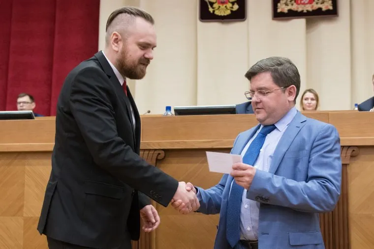 Вручение мандатов депутатам седьмого созыва Екатеринбургской городской Думы. Екатеринбург