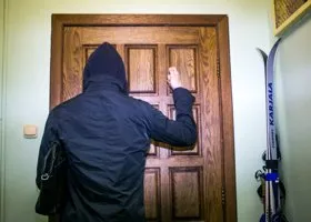 Пермяк помог аферистам лишить сбережений пенсионерку