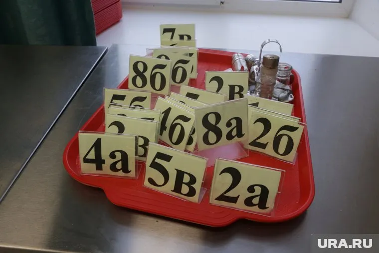 В столовой сломалась посудомоечная машина