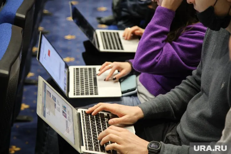 Студенты обращают внимание на неблагоприятную эпидемиологическую обстановку в Свердловской области