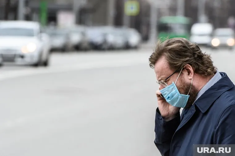 С 1 по 11 мая выход на улицу разрешен только в маске или респираторе