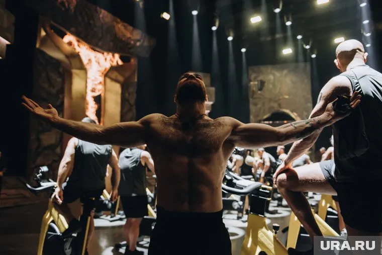 В шоу сражаются лучшие атлеты