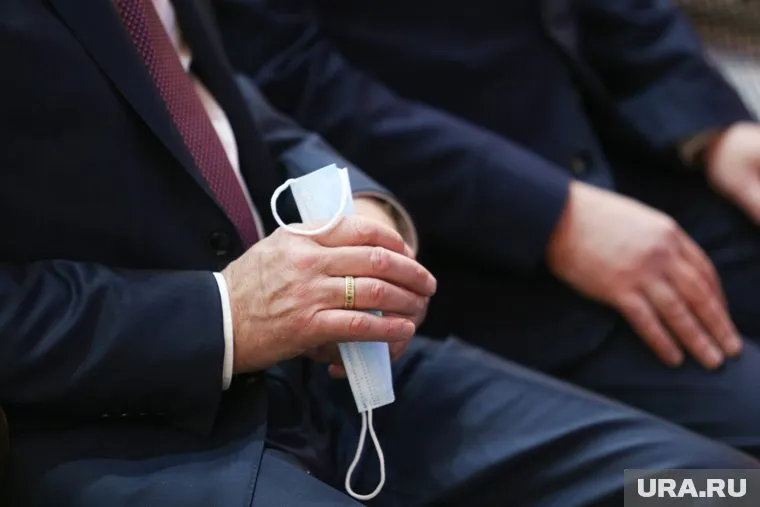 О введении новых коронавирусных ограничений заявил губернатор Санкт-Петербурга Александр Беглов (архивное фото)