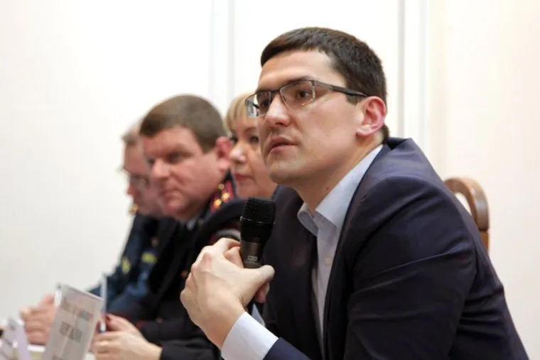 Собрание жильцов дома по Олимпийской 4, расселение после пожара. Тюмень, Павел Перевалов