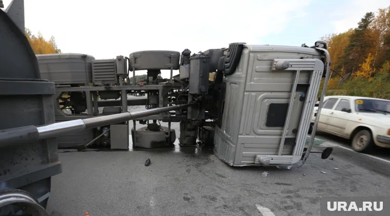 Движение транспорта на участке дороги ограничено
