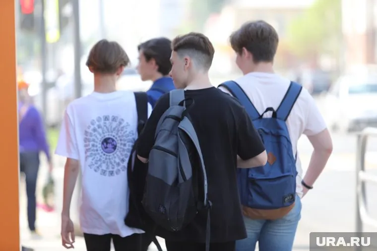 Школьникам не всегда удается оплатить проезд электронным проездным