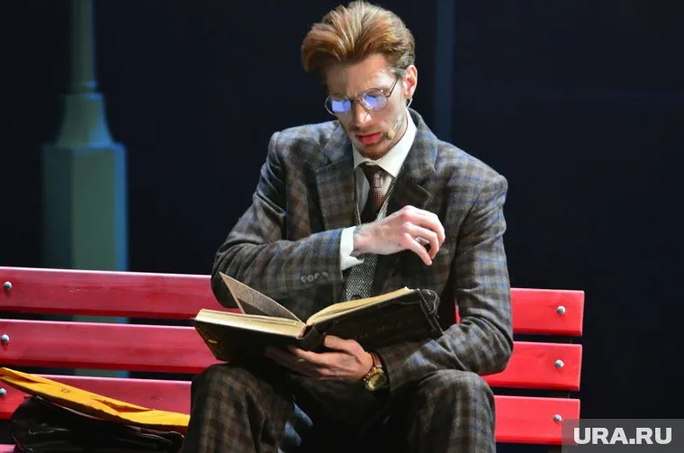 Звездный сын мечтает быть татуированным дедом