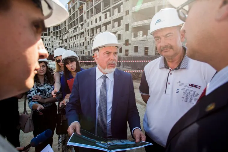 Глава города Вадим Шувалов. Сургут , глава сургута, шувалов в каске