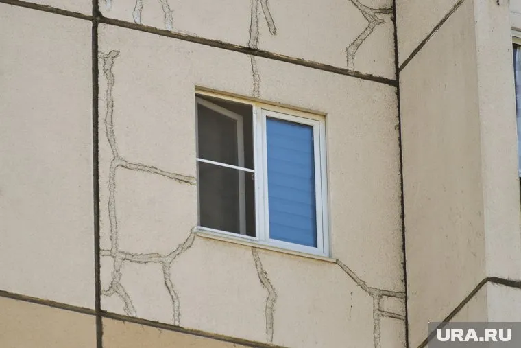 Ребенок упал с девятого этажа