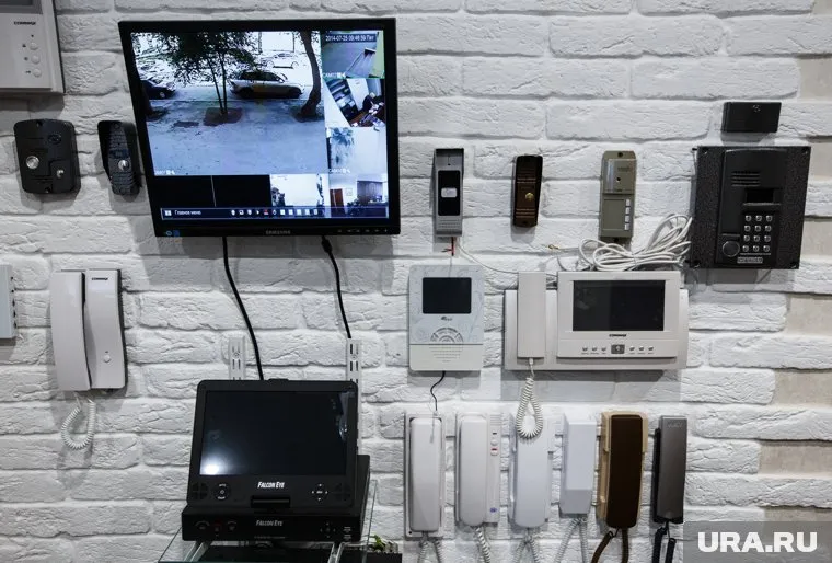 Мать троих детей записала претензии соседей на камеру