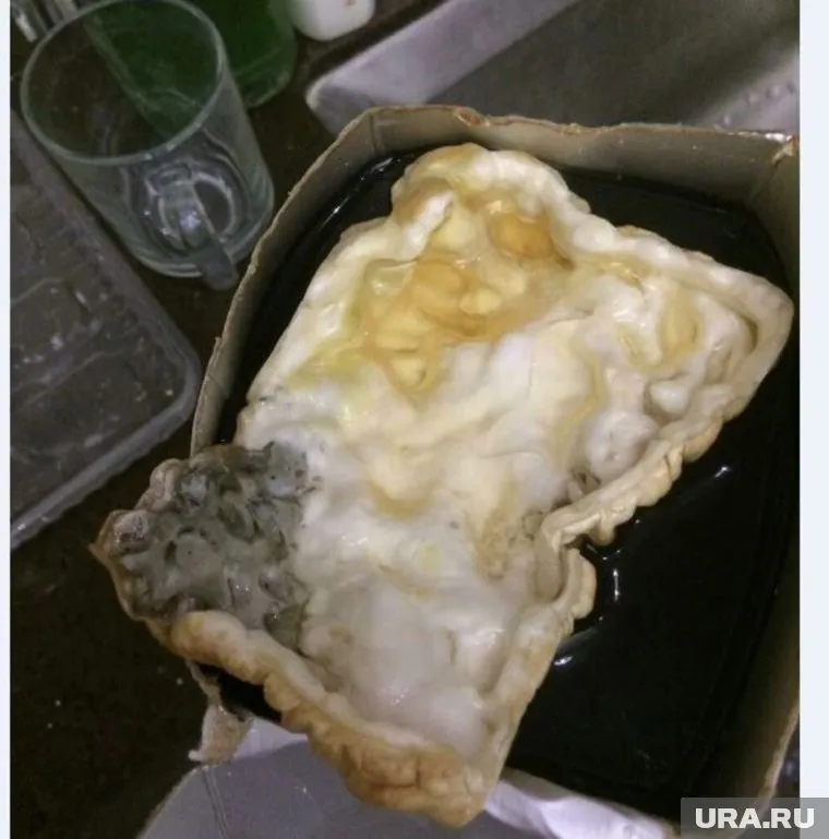 На дне свежего сока "Добрый" обнаружили непонятную субстанцию