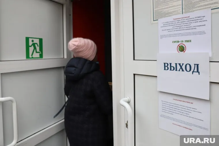 Горожанку не пустили в торговый центр с ребенком из-за отсутствия у женщины QR-кода