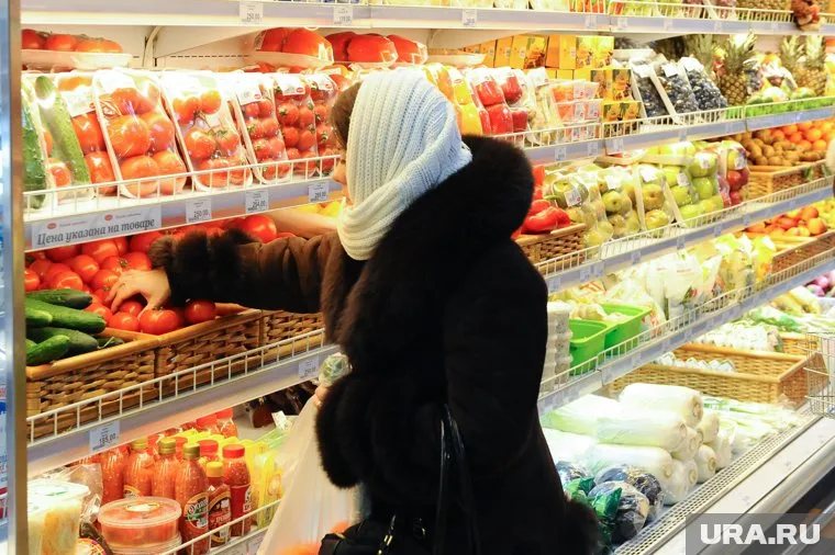 Тепличные и импортные овощи стоят дороже