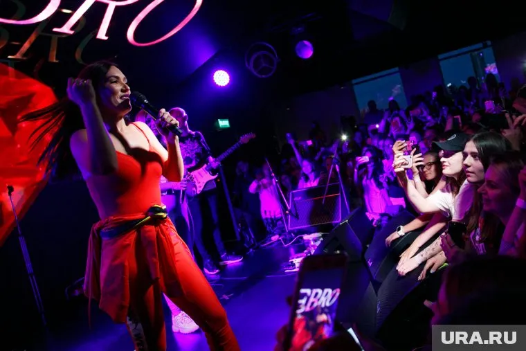 Экс-солистка группы «Серебро» Ольга Серябкина заявила, что не обсуждает зарплату с Максимом Фадеевым