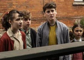 Пеннивайз возвращается: когда выйдет «Оно: Добро пожаловать в Дерри» и стоит ли смотреть сериал