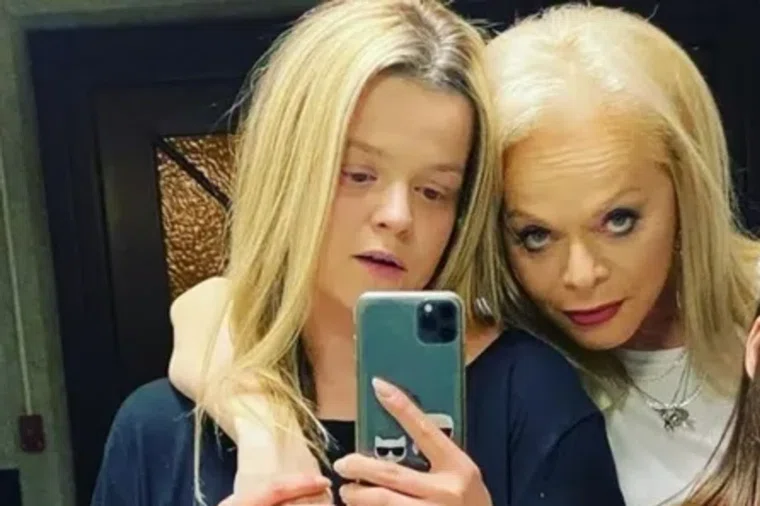 Лариса Долина с дочерью Линой