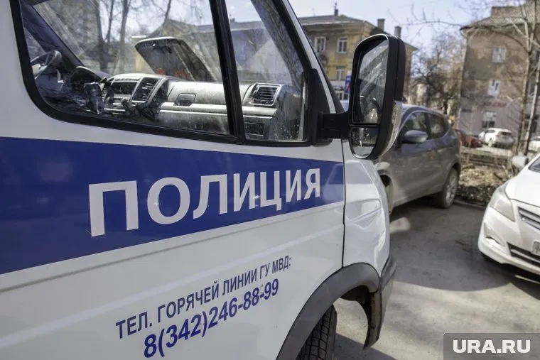 Полиция продолжает работать на месте аварии