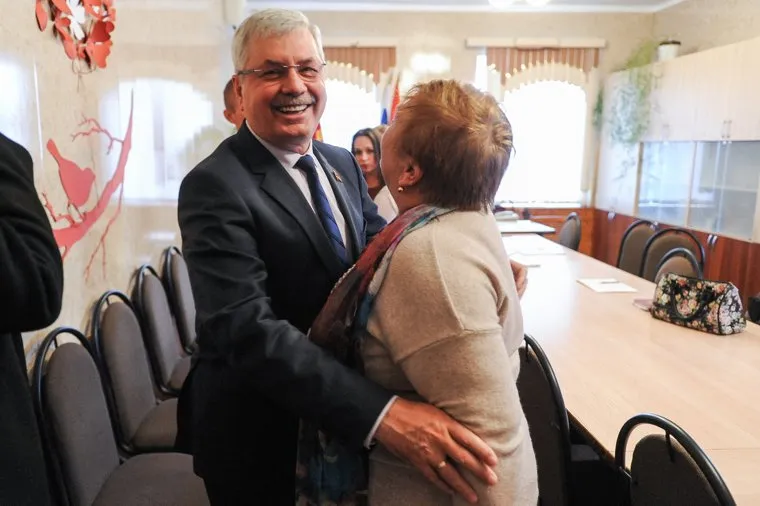 Срочная сессия собрания депутатов посёлка Роза. Челябинская область