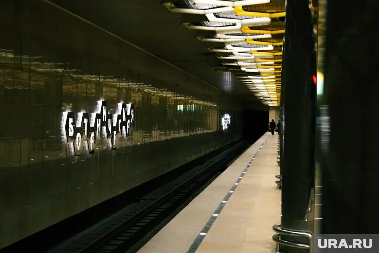 Движение на "салатовой" ветке в метро Москвы восстановлено