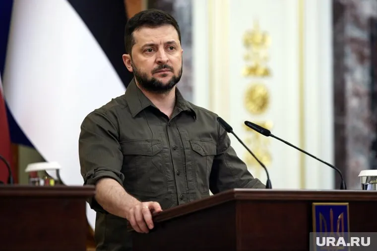 Владимира Зеленского просят отменить выборы в стране на период военного положения