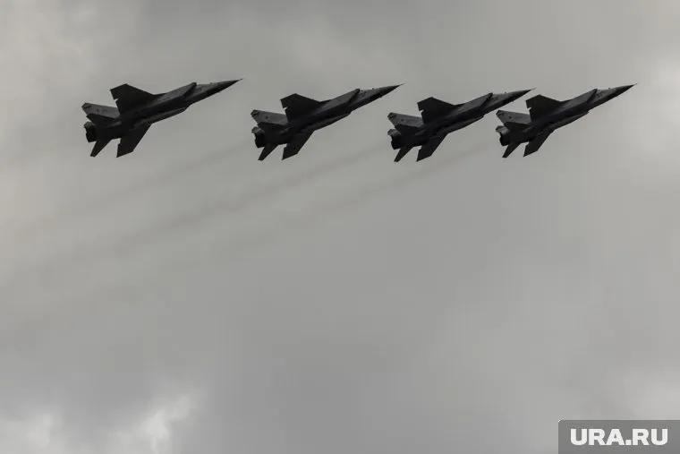 NORAD зафиксировало полет четырех военных самолетов России вблизи Аляски