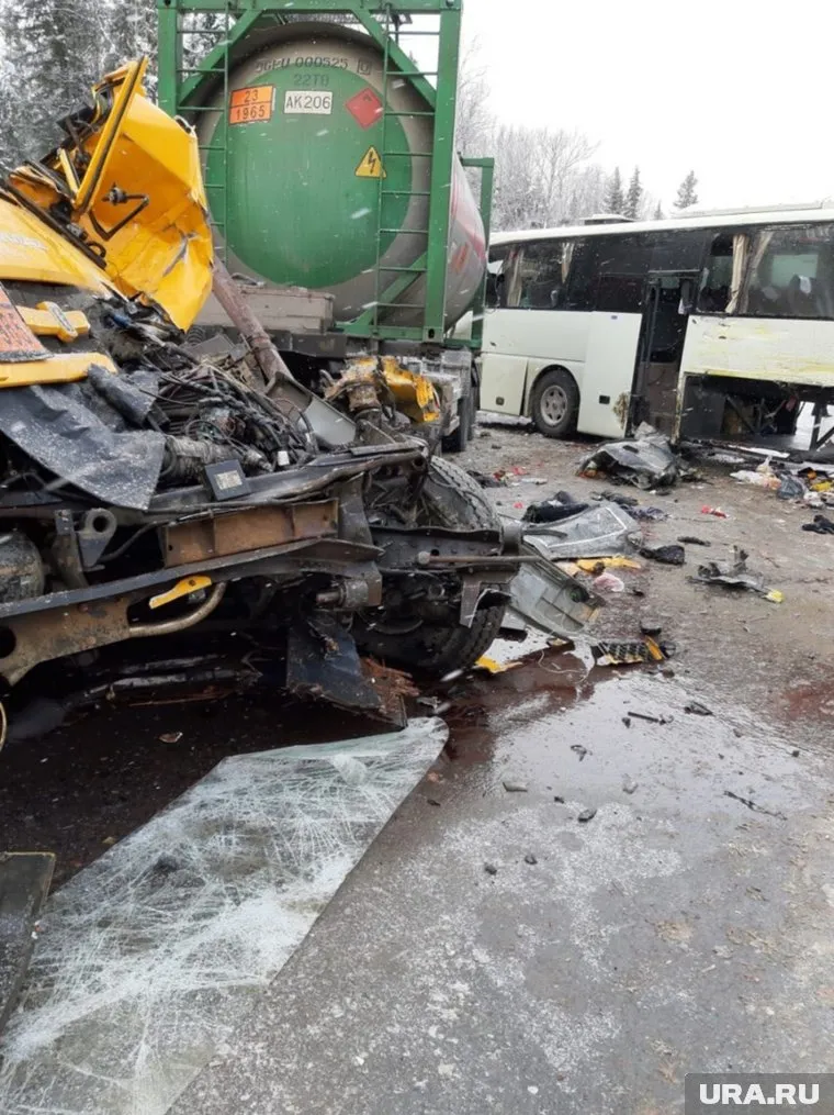 В аварии в Нефтеюганском районе пострадали два человека