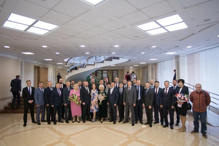 Вручение мандатов депутатам седьмого созыва Екатеринбургской городской Думы. Екатеринбург