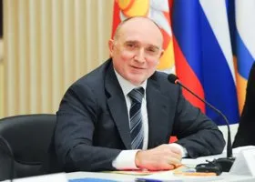 Челябинский губернатор Борис Дубровский первым поздравил ХК «Металлург»