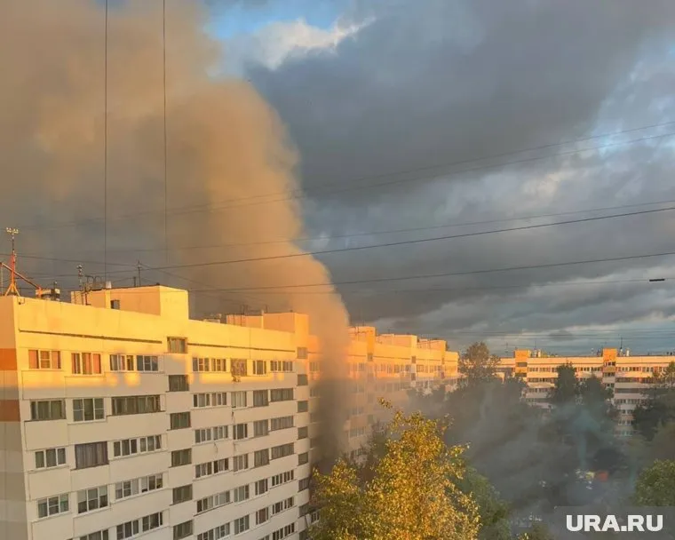 ЧП случилось на четвертом этаже многоэтажного дома