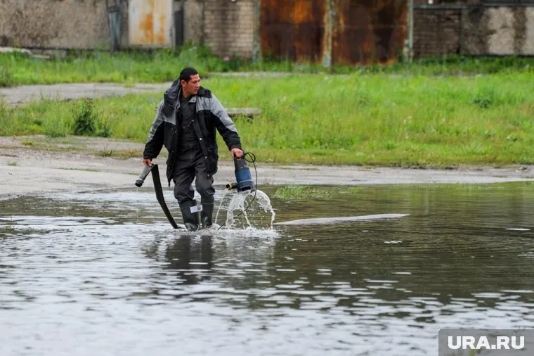 Челябинцы сообщают о выходе сточных вод из канализации