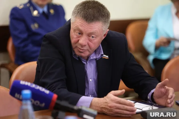 О запрете на отжиг сообщил депутат облдумы Олег Логинов